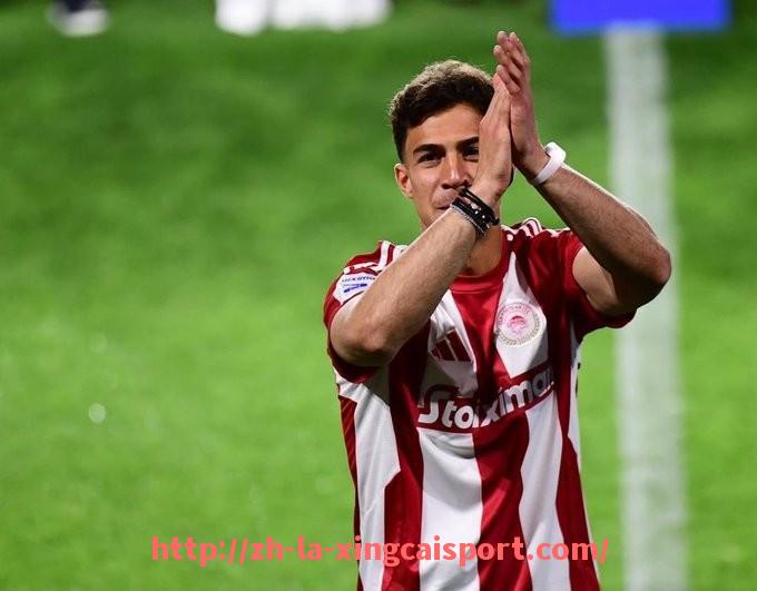 杏彩体育-法甲比赛策略变化：新型打法的战术布置与实战效果